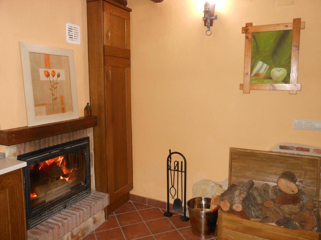 Casa Vieja Tabanera A 8 Min De Segoia Guest House Tabanera del Monte Bagian luar foto